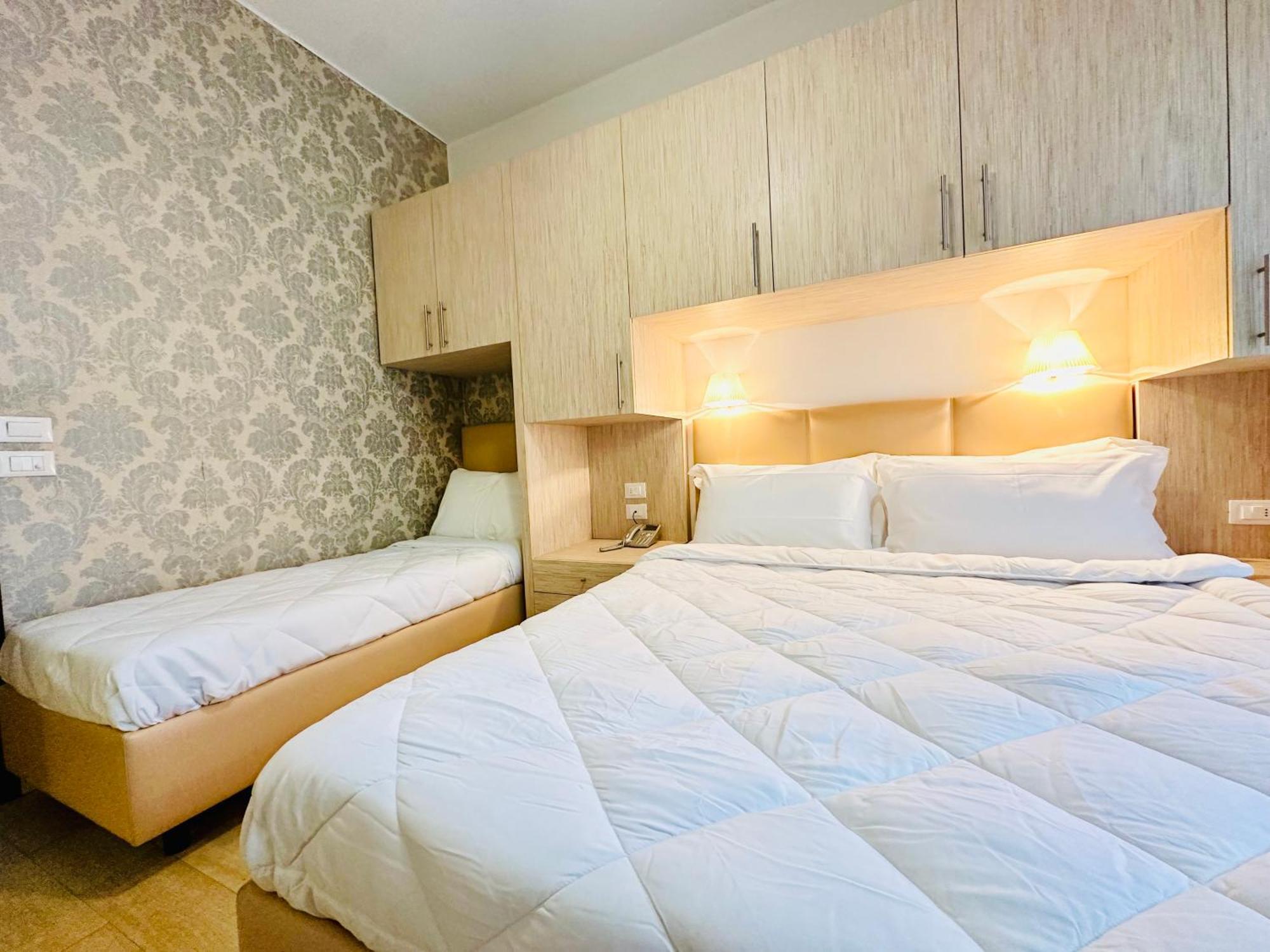 Hotel Miramare Cervia Cameră foto